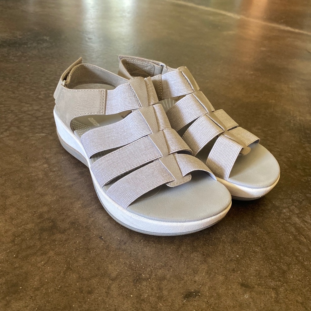 Womens cloudsteppers by Clark sandals size 7